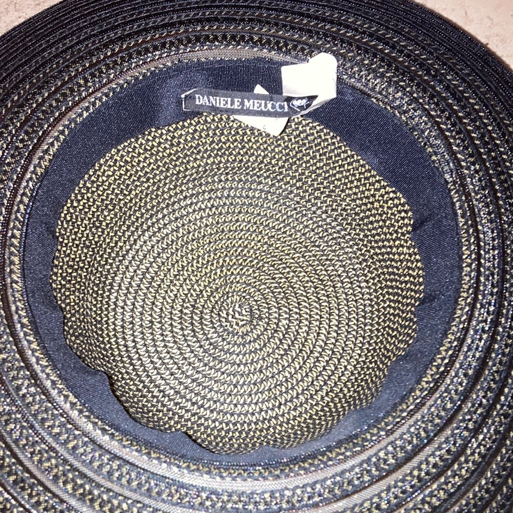 Daniele Meucci Black and Gold Hat